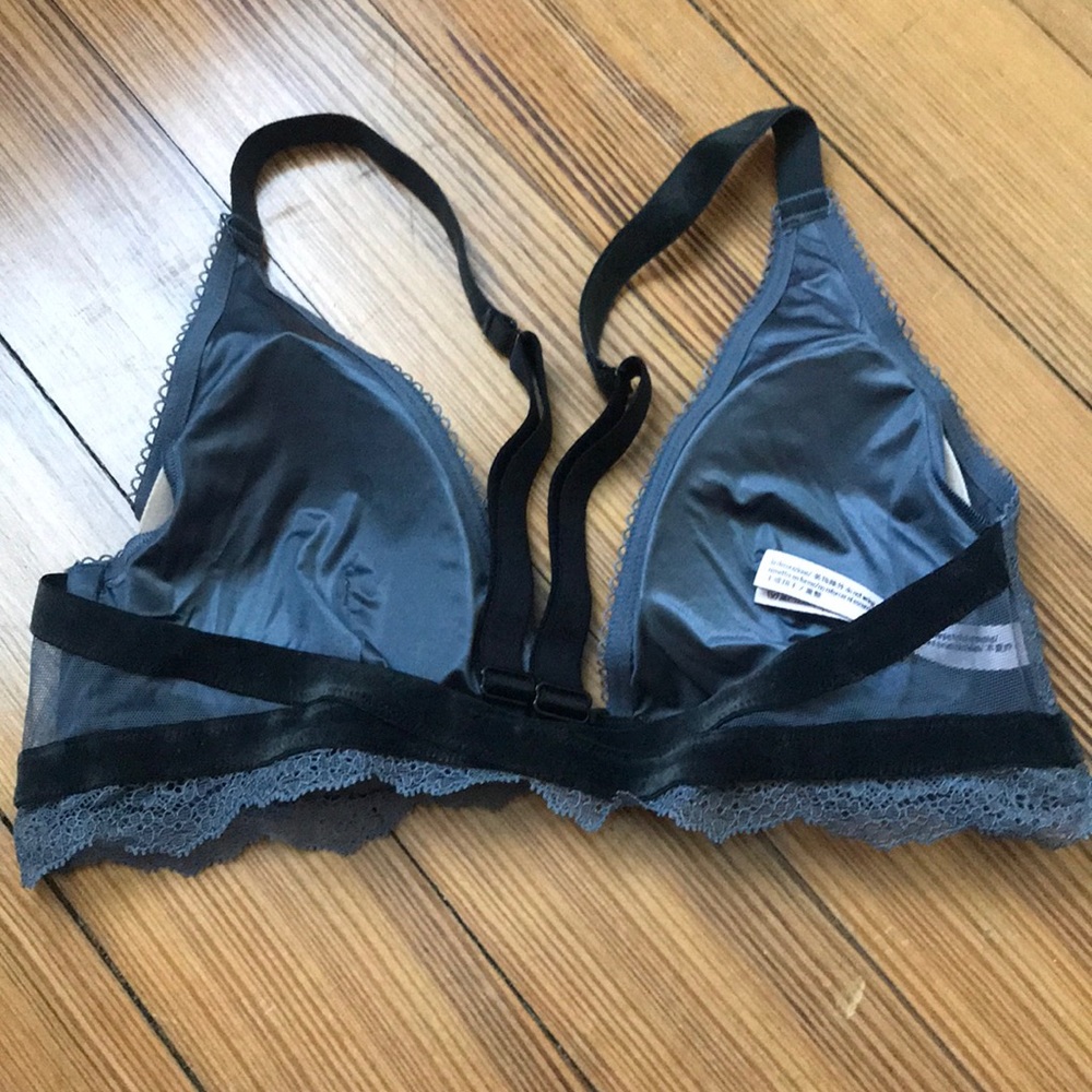 VS Bralette - Picture 3 of 7